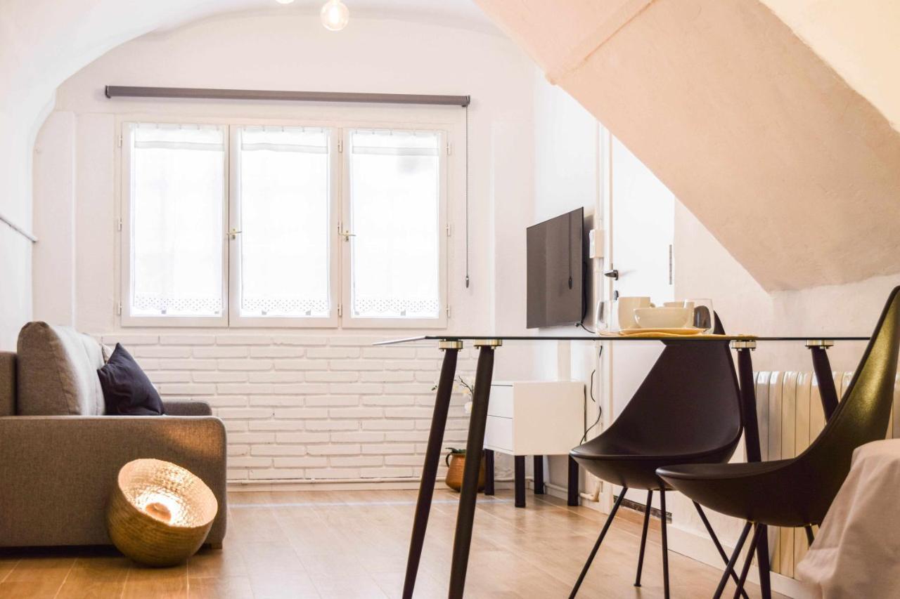 Casa Besalu Estudio En El Centro Del Pueblo Exterior foto