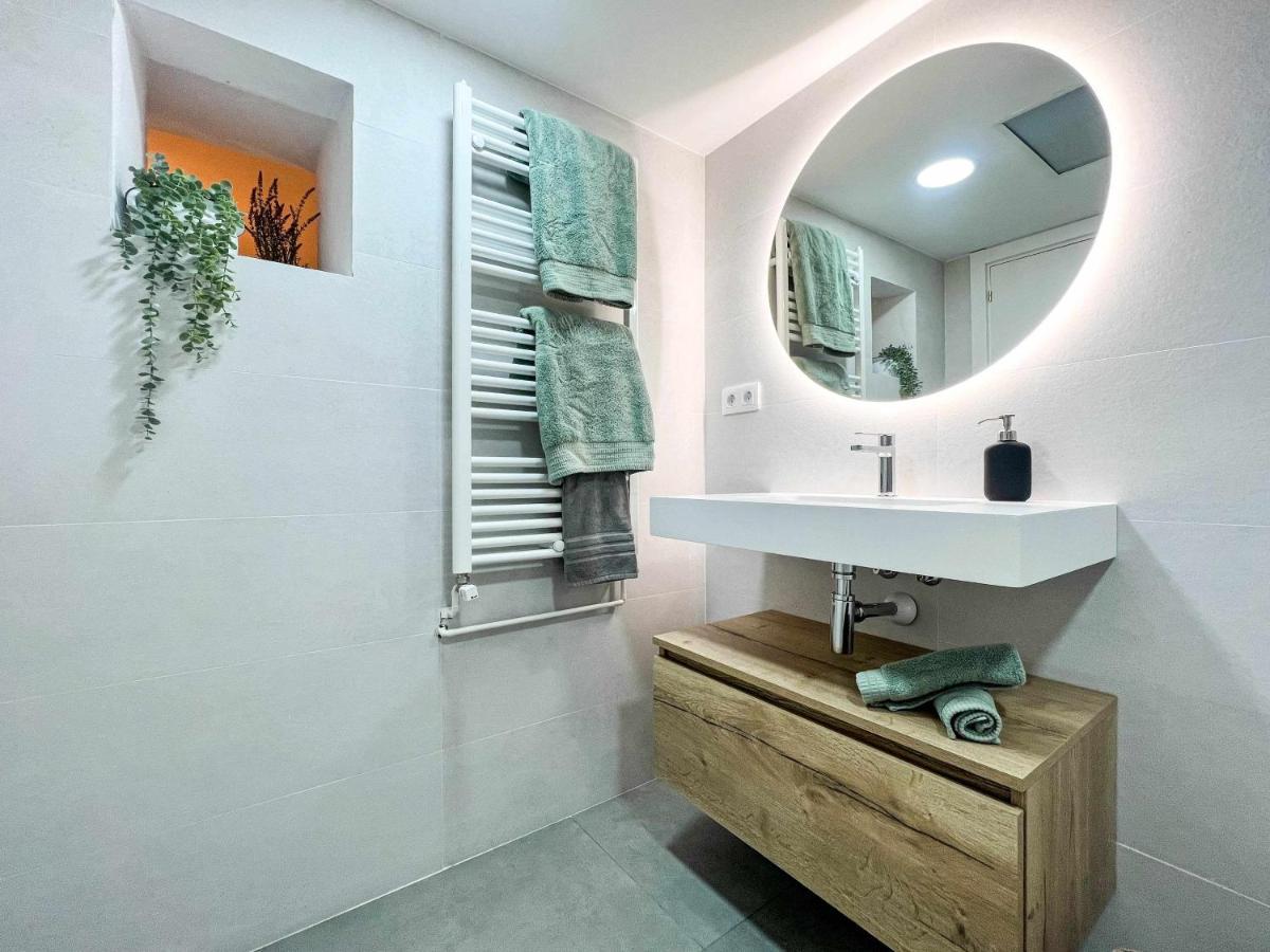 Casa Besalu Estudio En El Centro Del Pueblo Exterior foto